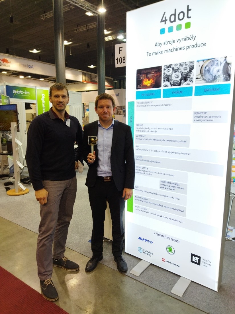 Figure 2, company owners at MSV 2021 with the award